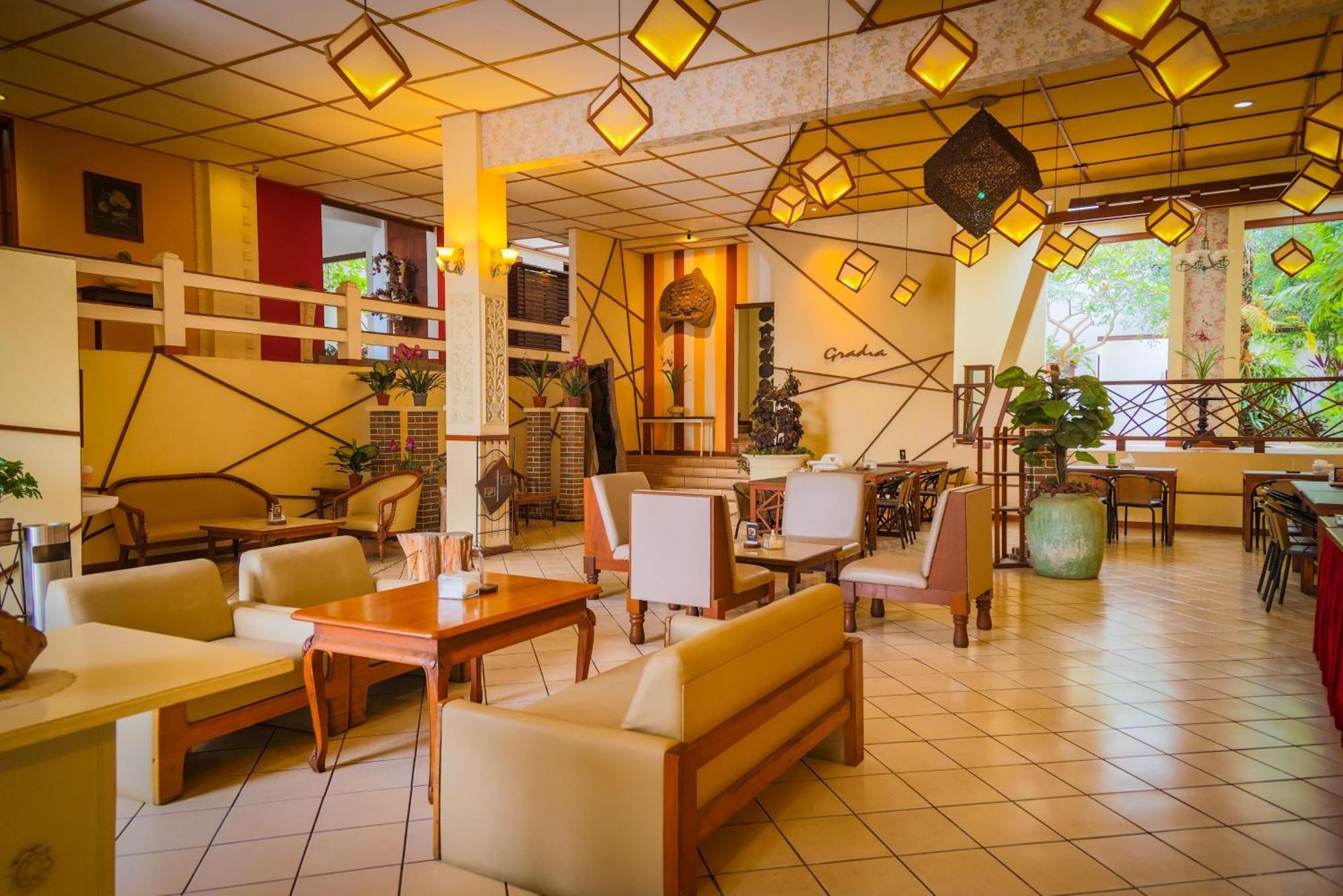 Family Hotel Gradia 2 Batu  Buitenkant foto